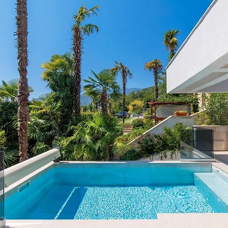 דירה Beachfront Escape With Private Pool