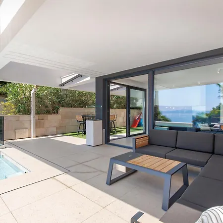דירה Beachfront Escape With Private Pool
